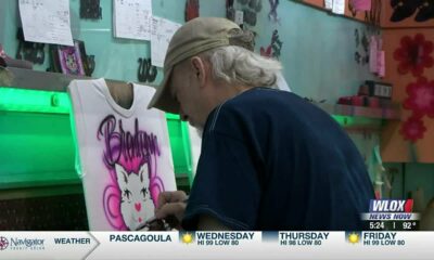 Airbrush t-shirts making a comeback for summer tourists