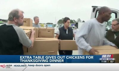 Extra Table gives out 9,000 chickens for Thanksgiving Dinner