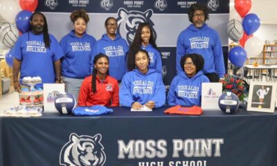 Moss Point's Kamyah Love signs to Tougaloo College