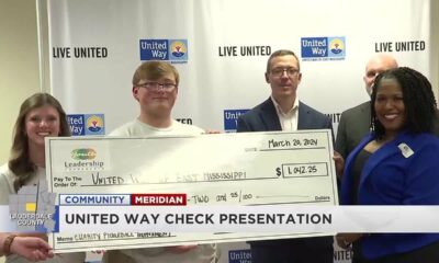 Lamar students present check to united way