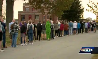 Record number of early voters show up on first day for Kentucky