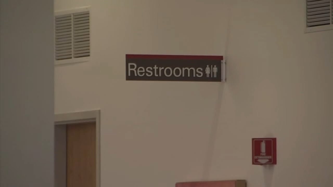 NC Republican lawmakers introduce 'bathroom bill' with shades of HB2