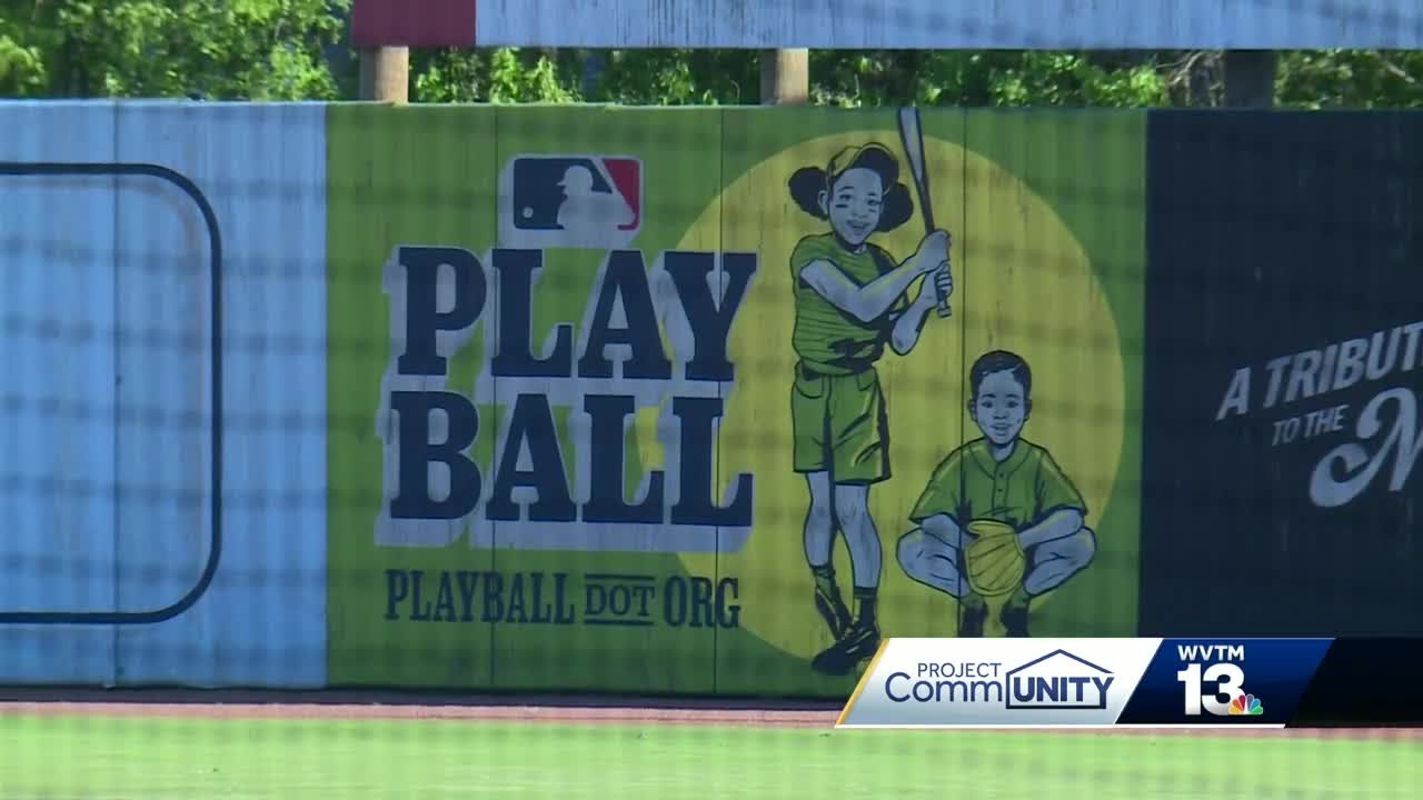 Baseball fans enjoy open house event at Rickwood Field, reflect on MLB's impact