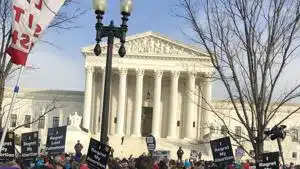 Supreme Court temporarily halts some Venezuelan deportations | National