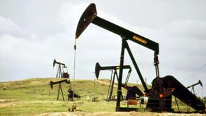 Reversing from losses in March, Texas oil and gas industry adds jobs in April | Texas