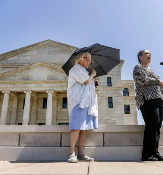Death penalty foes ask governor to stop execution