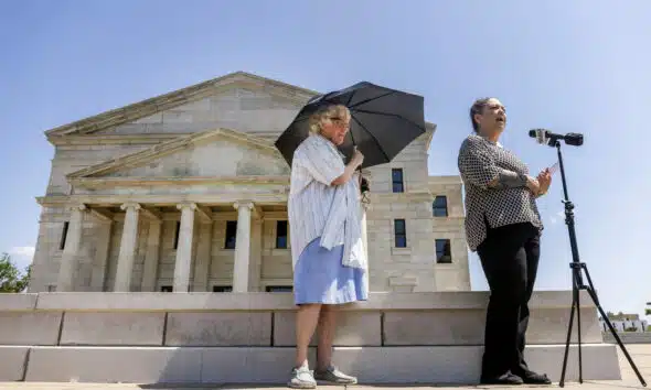Death penalty foes ask governor to stop execution