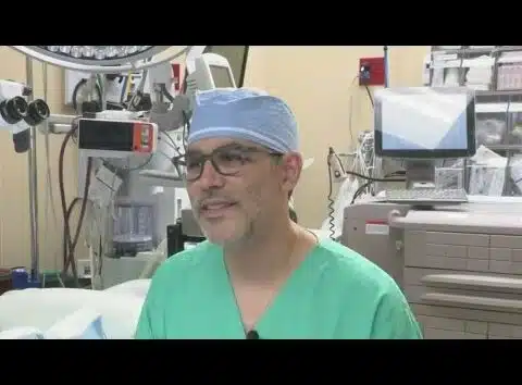 South Florida surgeon committed to helping others beyond the operating room