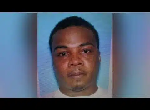 Man shoots and kills mother of his child, shoots his two kids, deputies say