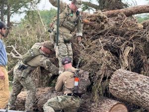 Democrat, Republican governors from 13 states send assistance to Texas | Texas